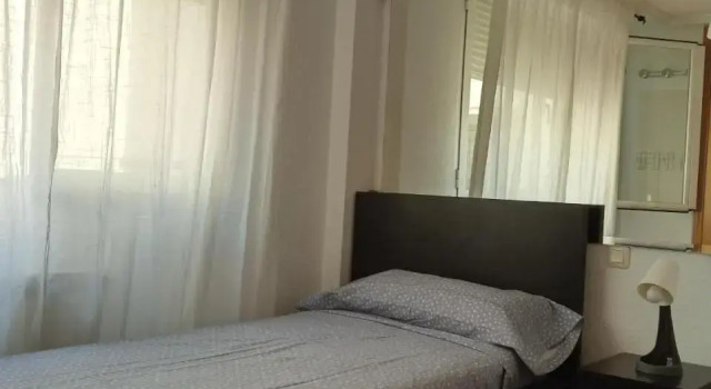 habitación muy cerca del centro, en el metro 10min a sol/ gran vía