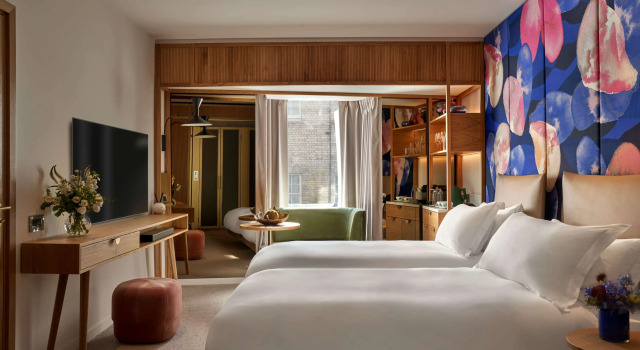 Двухместный номер Deluxe The BoTree London, Curio Collection by Hilton