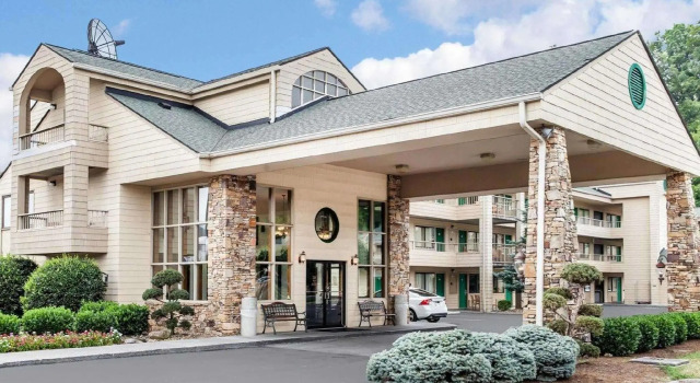 Двухместный номер Standard Quality Inn & Suites at Dollywood Lane