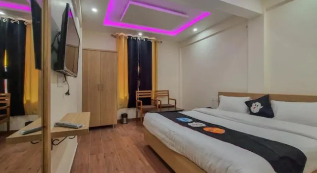 Hotel Emoji Inn, Rezervovat Hotel Nainital Uttarakhand