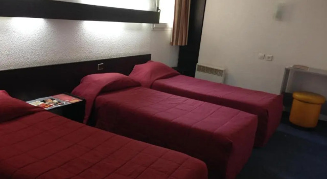 Hôtel & Résidence Sarcelles, Varaa Hotelli Hotellit Val d'Oise pysäköinnillä, Pysäköinti