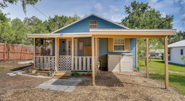 Lake Wales Vacation Rental w/ Screened-in Porch!, Забронировать Дом для отпуска Отели Lakeland - Winter Haven с парковкой, Парковка
