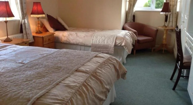 IORRAS, Prenota Hotel Hotel a Connacht con parcheggio, Parcheggio