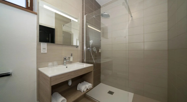 Standard Triple room Hôtel Le Verger De Bischwiller