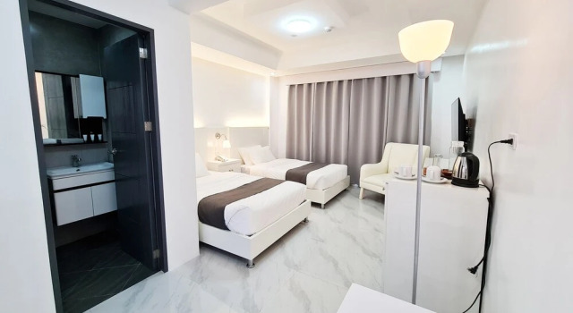 Двухместный номер Deluxe Staycation Hotel