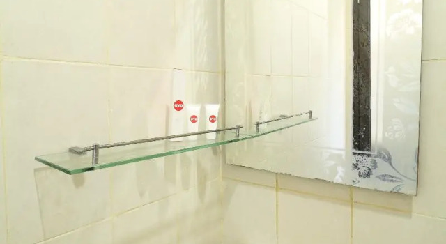 Одноместный номер Standard OYO 734 Tuban Torres Accomodation