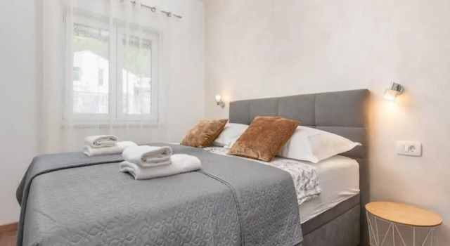 Famliy Holiday Villa Near Sea, Забронировать Вилла Омиш Окрестности Сплита