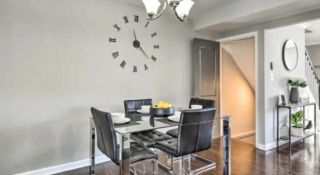 Апартаменты Chic Townhome w/ Deck: 6 Mi to Dtwn Baltimore
