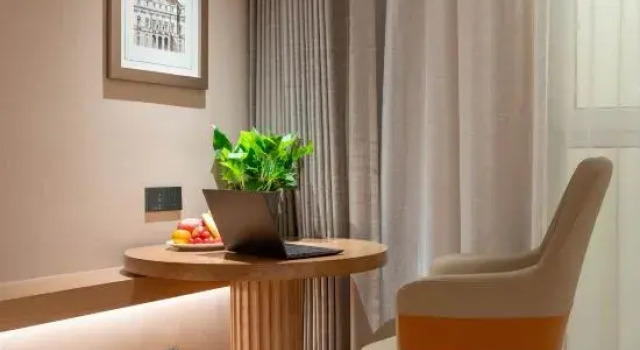 Vienna Hotel (Urumqi Midong Government Traditional Chinese Medicine Hospital Branch), Book Hotel Hotels in Xinjiang with Parking, Parking