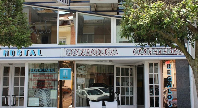 Hotel Covadonga, Забронировать Отель Отели Кастилия и Леона с парковкой, Парковка