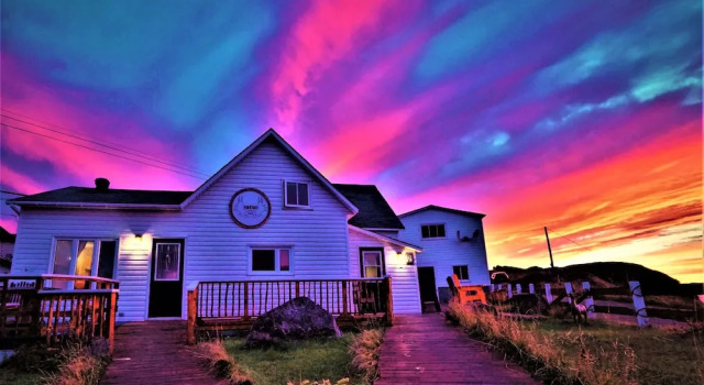 White On Wood, Prenota Bed & breakfast Crow Head Canada