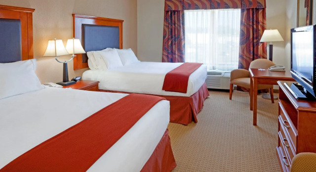 Четырёхместный номер Standard Holiday Inn Express & Suites Albany Airport Area - Latham by IHG