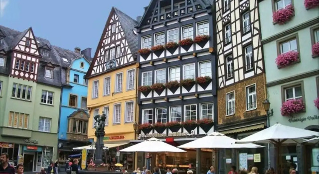2 Bed Apt Sleeps 5 - Rooftop Terrace, Wifi