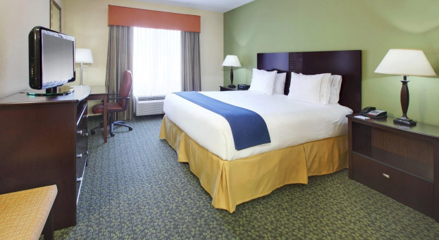 Четырёхместный люкс Holiday Inn Express & Suites Covington by IHG