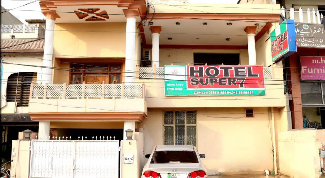 Hotel Super Seven, Reservar Hotel Hotéis em Lahore com estacionamento, Estacionamento