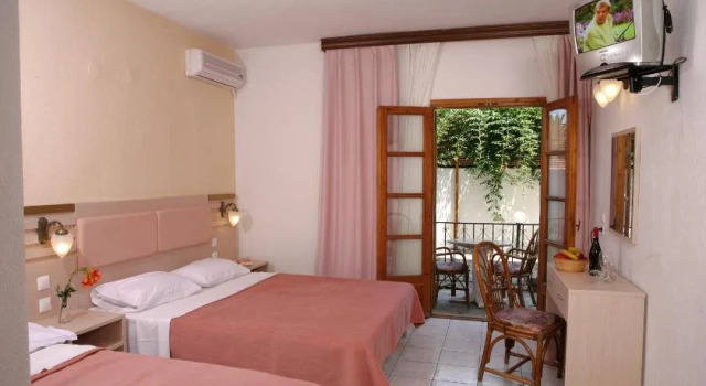 Hotel Calypso, Book Hotel Hanioti 