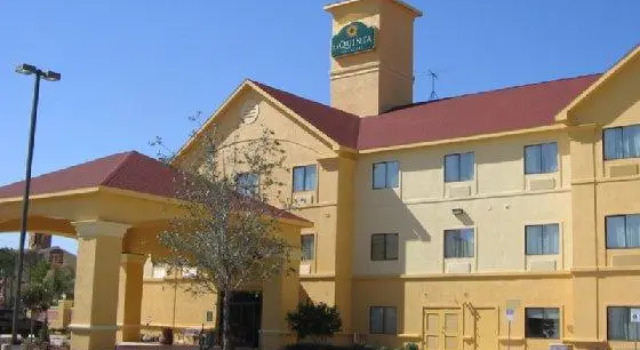 Люкс La Quinta Inn & Suites by Wyndham Pasadena
