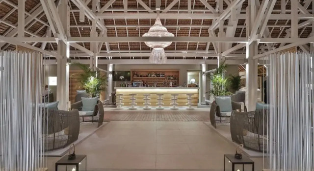 The Bay Club at Anahita