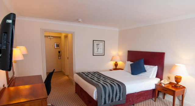 The Bell Hotel Epping, Забронировать Отель Отели Англии 3 звезды, 3*