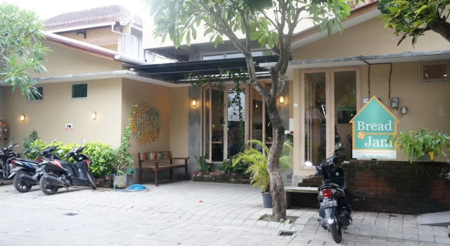 Bread & Jam Hostel