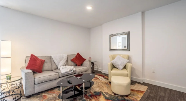 Апартаменты Modern Contemporary 2 Bedroom Suite
