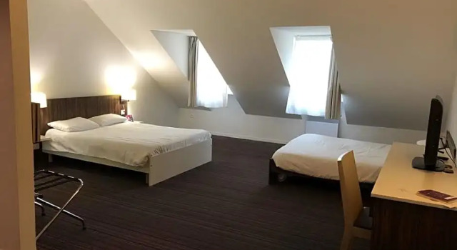 Четырёхместный семейный номер Standard The Originals City, Hôtel Le Coeur dOr, Sedan Est