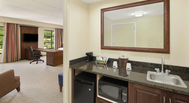 Четырёхместный люкс Hampton Inn Columbus/South-Fort Benning