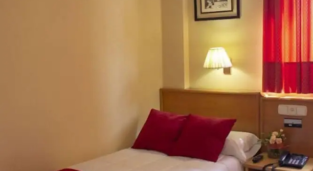 Одноместный номер Standard Hotel Helmántico