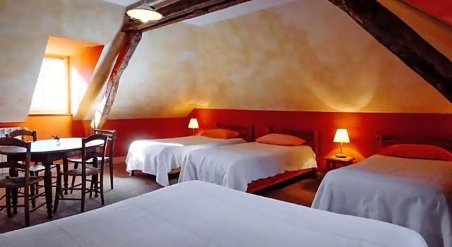Le Poujastou, Varaa Hotelli Hotellit Haute-Garonne pysäköinnillä, Pysäköinti