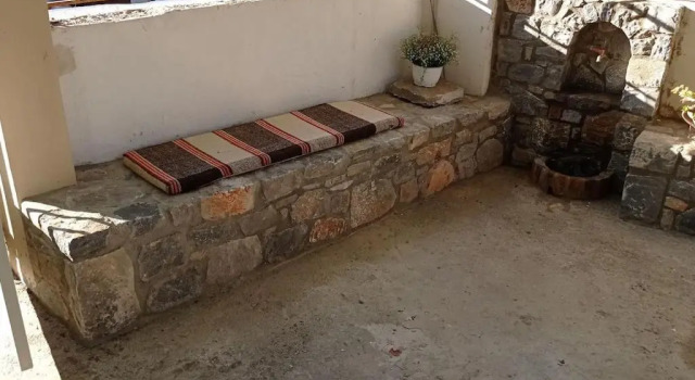 Коттедж c 1 комнатой VillaTzer - Traditional house with fireplace and garden