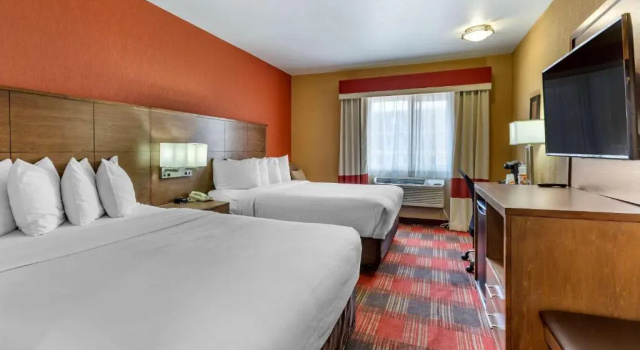 Двухместный люкс с балконом Comfort Inn Flagstaff Lucky Lane I-40