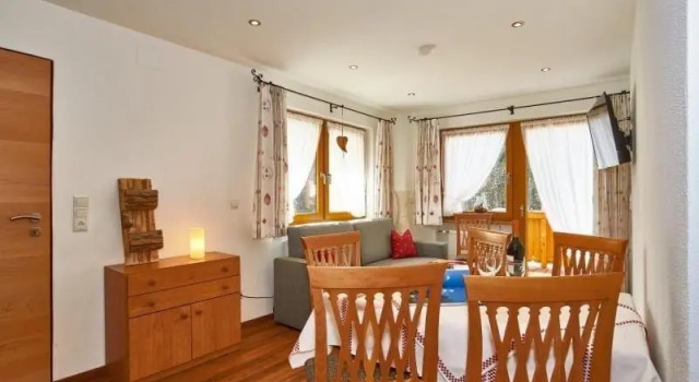Gästehaus Achental, Varaa Hotelli Hotellit Baijeri pysäköinnillä, Pysäköinti
