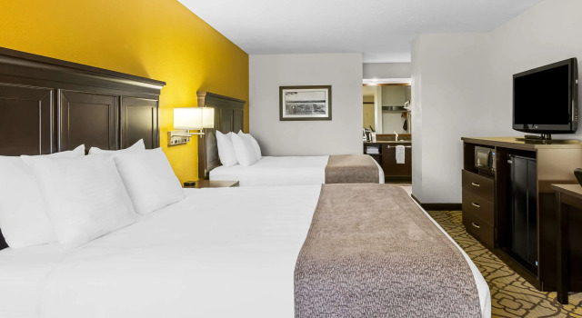 Четырёхместный номер Standard Best Western of Harbor Springs