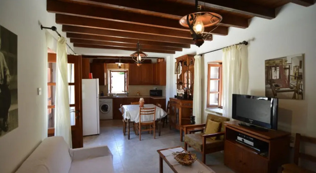 Апартаменты Luxury Elpidas Stone Houses