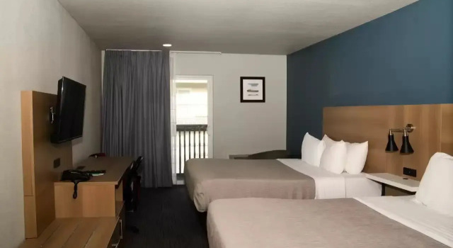Howard Johnson by Wyndham Portland Airport