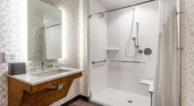 Двухместный номер Standard Holiday Inn & Suites Cedar Falls-Waterloo Event Ctr by IHG
