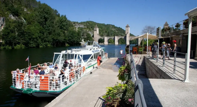 Holiday Home in France With Private Terrace, Réserver Maison de vacances Villas à Mauroux, Villa