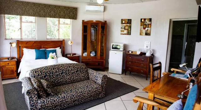 Двухместный номер Deluxe с балконом Woodpecker Guesthouse