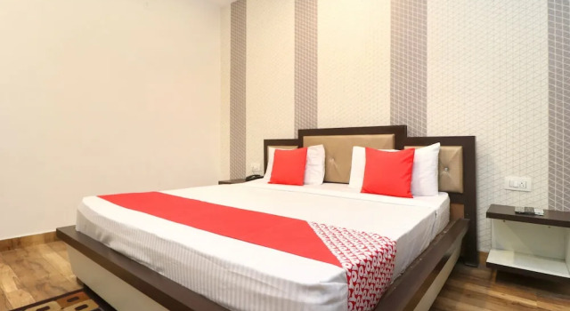 Oyo 22678 Hotel Unique House, Rezerwuj Hotel Amritsar Punjab