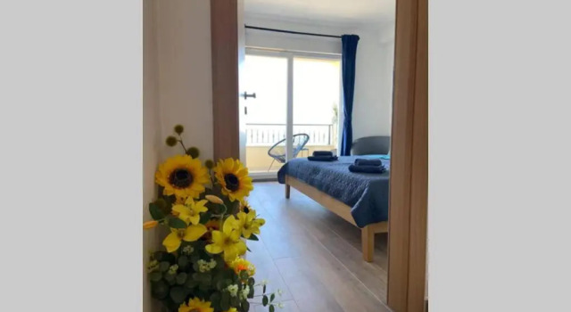 Apartment Sandra (2+2) with a breathtaking view 2, Prenota Appartamento Vis 