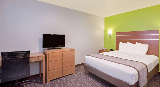 Двухместный номер Standard Days Inn & Suites by Wyndham Arcata