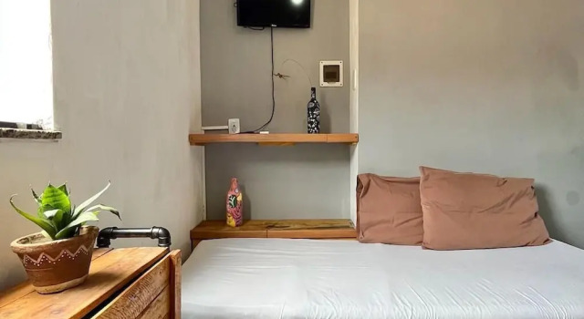 Chamos Hostel Cultural, Забронировать Хостел Недорогие отели Арраял-ду-Кабу, рядом с Hermenegildo Barcellos Stadium, недорого
