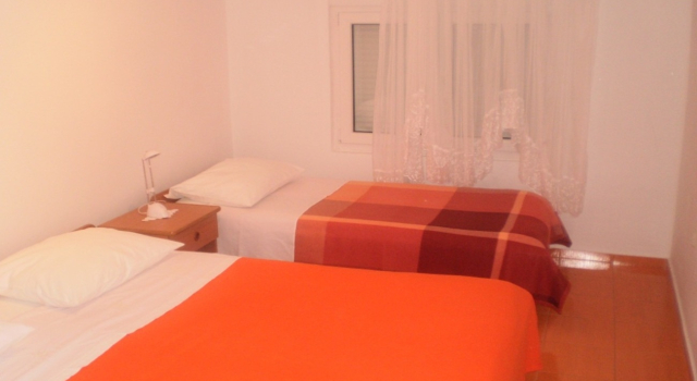 Apartment Midi - with two apartments: A2 Petrcane, Zadar riviera, Забронировать Апартаменты/квартира Апартаменты Петрчане, рядом с Пляж Радман, Апартаменты/квартира