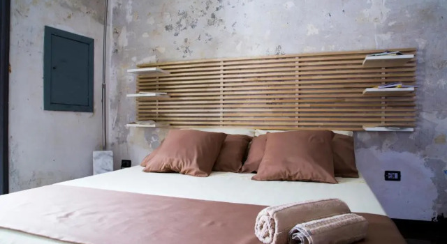 Полулюкс Community Rooms & Wine