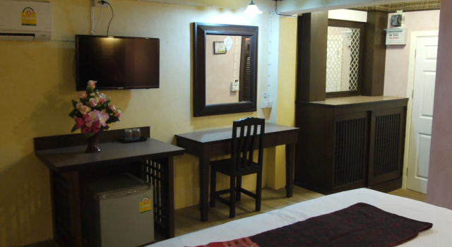 P1 House Phitsanulok, Забронировать Отель Отели Пхитсанулок с парковкой, Парковка