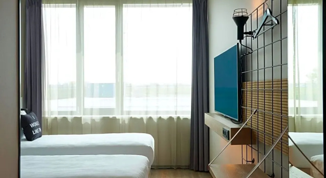 Номер Standard Moxy Amsterdam Schiphol Airport