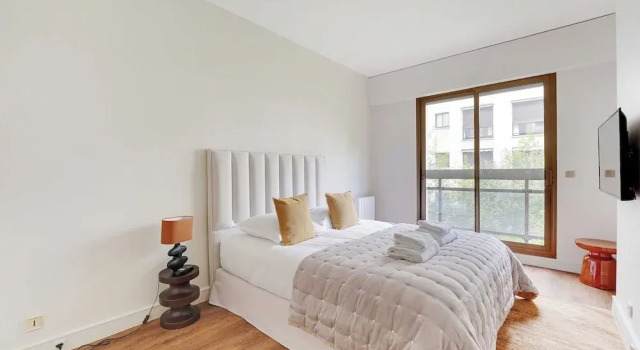 Modern apt With Balcony-2br/6p-neuilly-sur-seine, Rezervasyon Otel Ile de France otoparklı oteller, Otopark