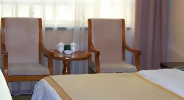 Zhuhui Business Hotel - Qingdao
