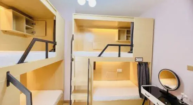 Кровать в общем номере (женский номер) LinzhiJu Youth Hostel