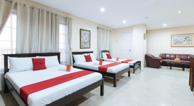Номер Standard RedDoorz Plus @ Better Living Paranaque
